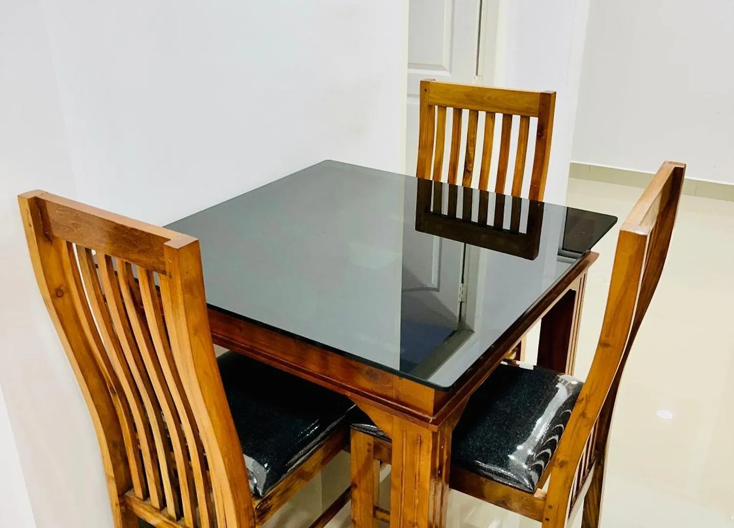 Ample Homes 2 Bhk Apartment - Near To Aims Kochi Inde